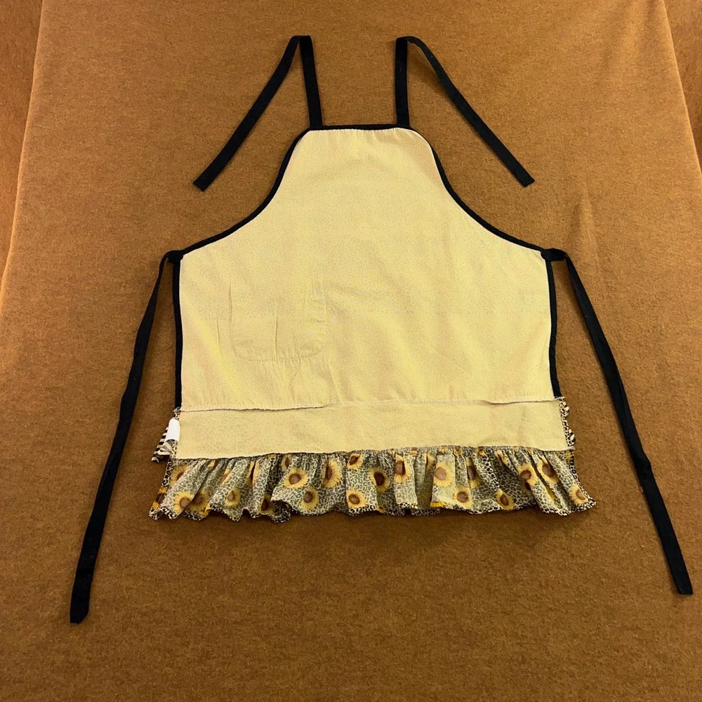Hobby Lobby Womens One Size Yellow Leopard Sunflower Ruffle Kitchen Apron